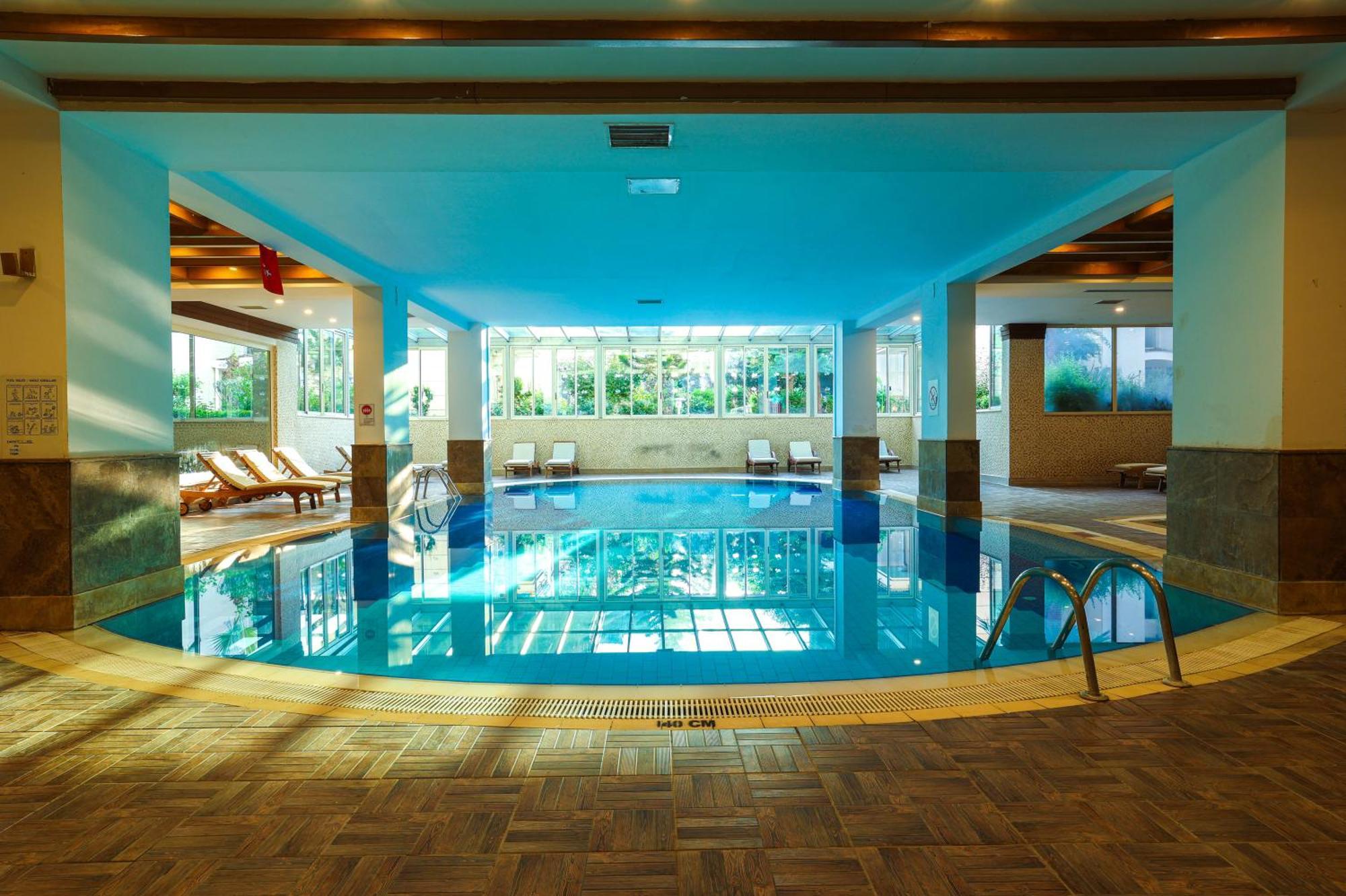 Crystal Aura Beach Resort & Spa Кемер Екстериор снимка