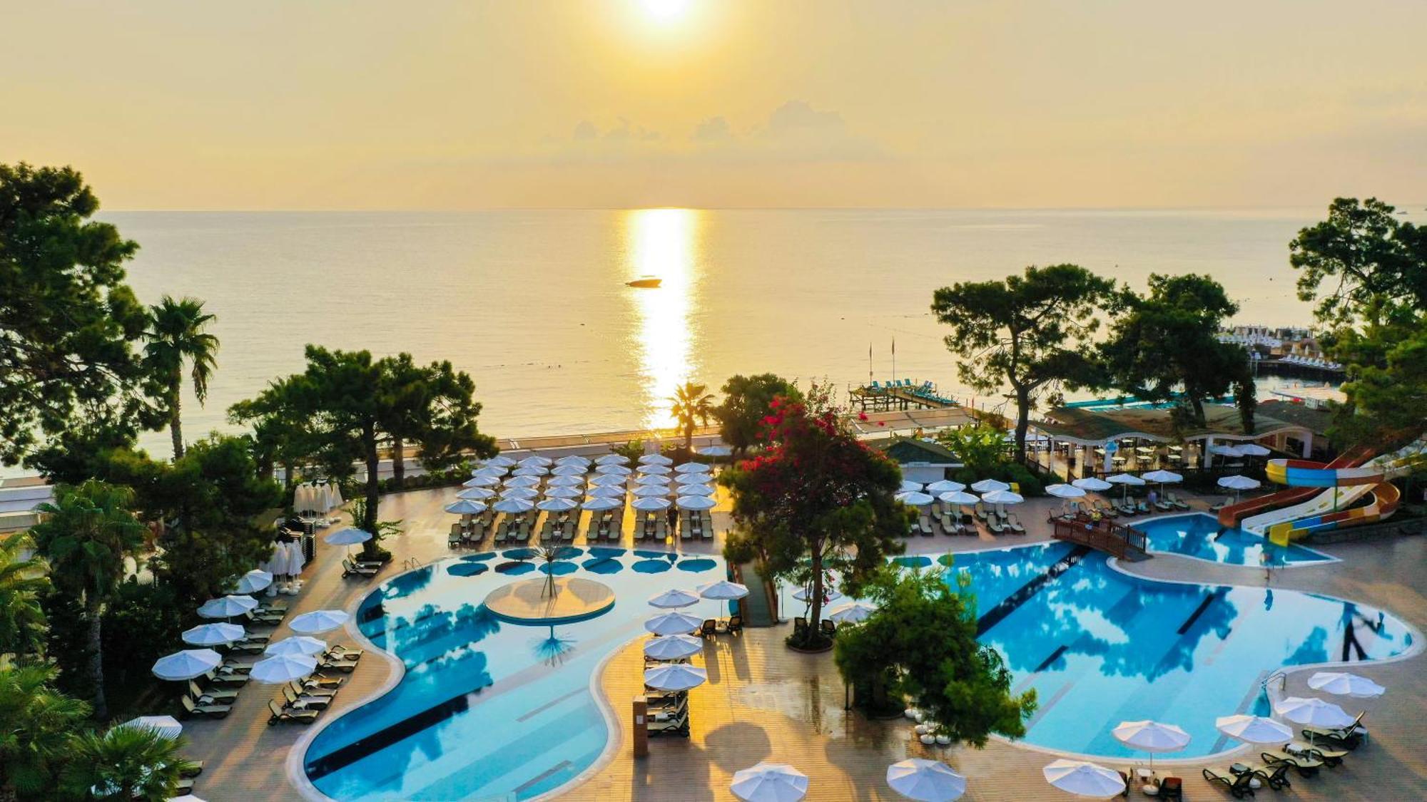 Crystal Aura Beach Resort & Spa Кемер Екстериор снимка